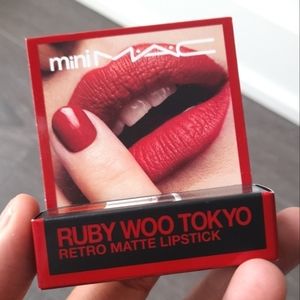 mini MAC Retro Matte Lipstick in Ruby Woo Tokyo